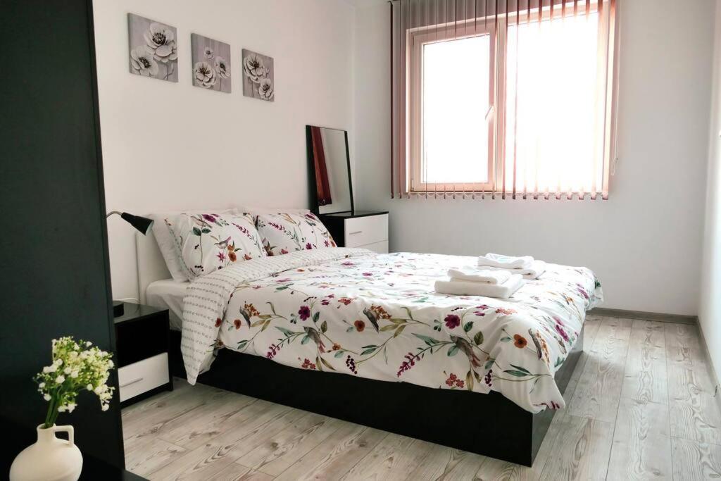 Modern & Bright 1Bd Apartment Near Main Square Пловдив Екстериор снимка