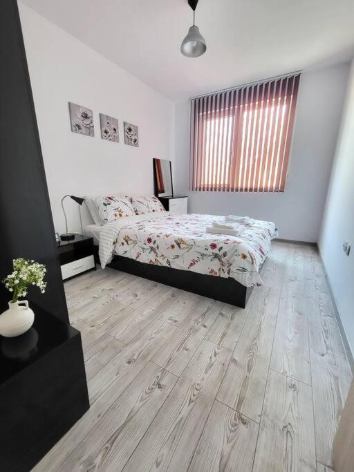 Modern & Bright 1Bd Apartment Near Main Square Пловдив Екстериор снимка